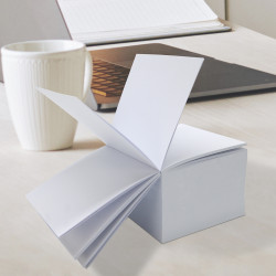 Bloc mémo blanc 700 feuilles 9 x 9 cm avec dos encollé